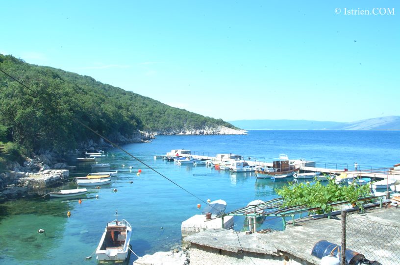Blick über den Hafen von Beli - Cres - Kroatien