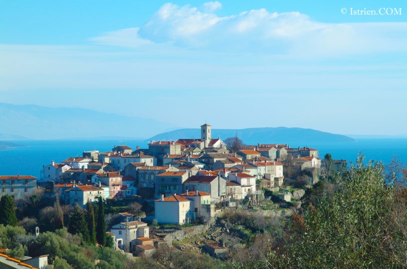 Ortspanorama Blick auf Beli - Cres - Kroatien