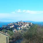 Blick zum Ort Beli auf Cres in Kroatien