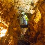 Stiegen zum Ausgang der Grotte Baredine